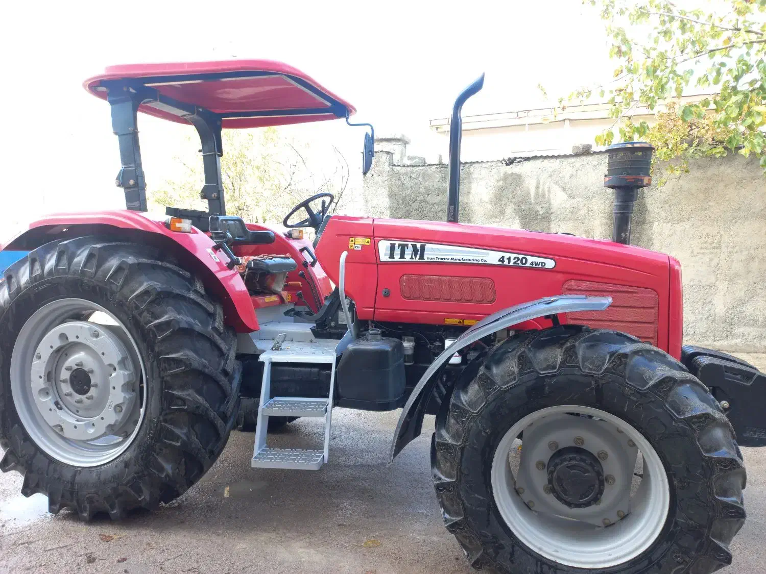 تراکتور۴۱۲۰پمپ کوچیک|خودرو سنگین|گهواره, |دیوار