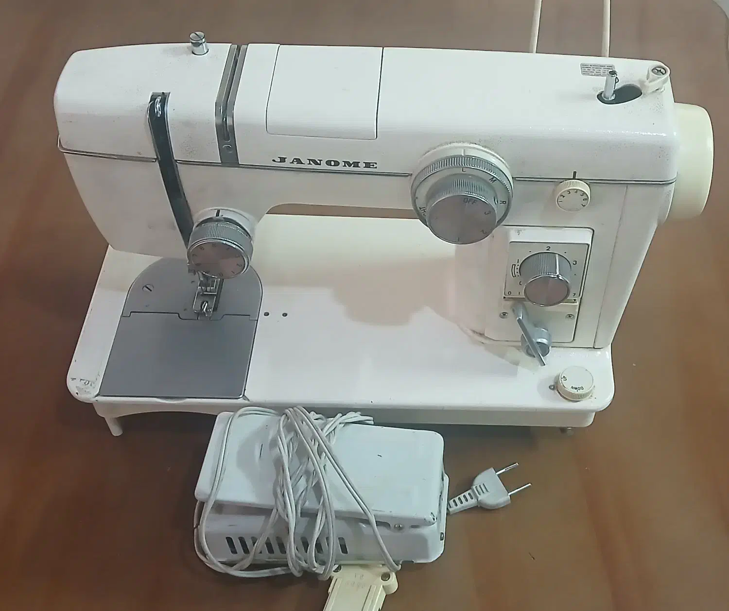 چرخ خیاطی|چرخ خیاطی و ریسندگی|فولادشهر, A1|دیوار