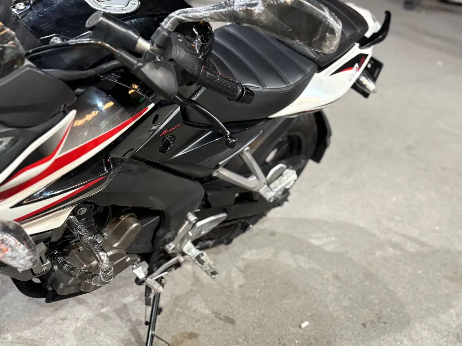 Ns200|موتورسیکلت|پردیس, فاز ۸|دیوار