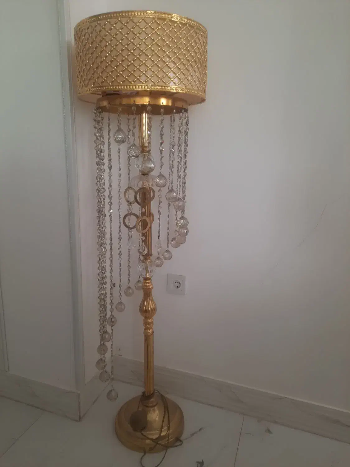 اباژورایستاده|چراغ خواب و آباژور|پیشوا, |دیوار