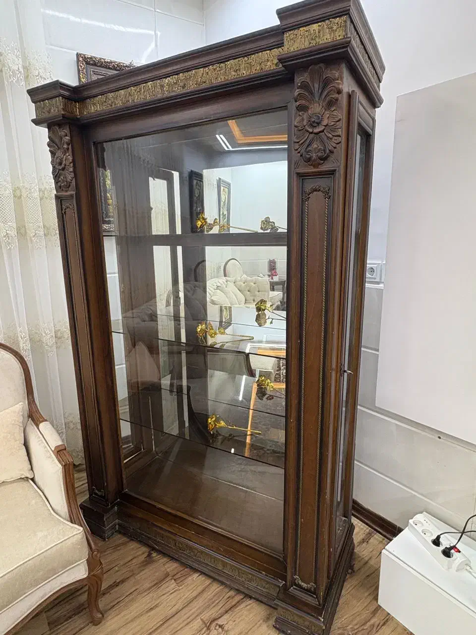 کمد ویترین کاملا سالم|بوفه، ویترین، کنسول|شهرکرد, |دیوار