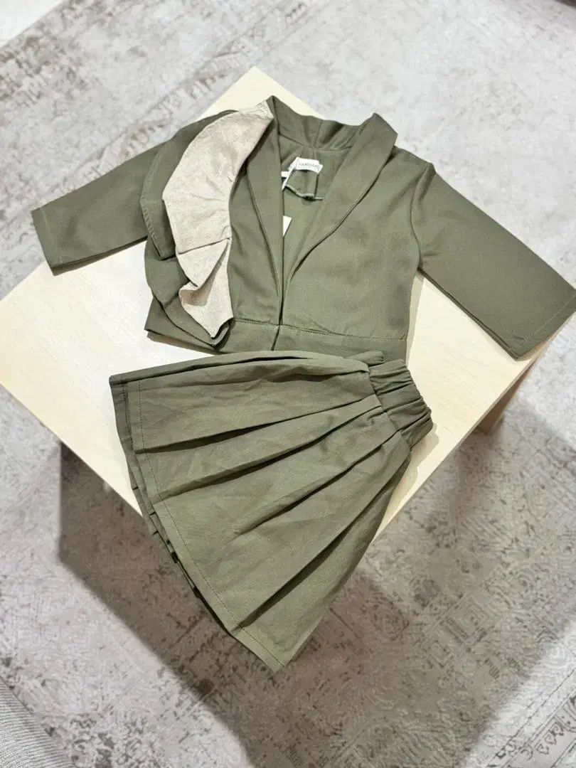 دوتیکه دخترانه|کفش و لباس بچه|تهران, دانشگاه شریف|دیوار