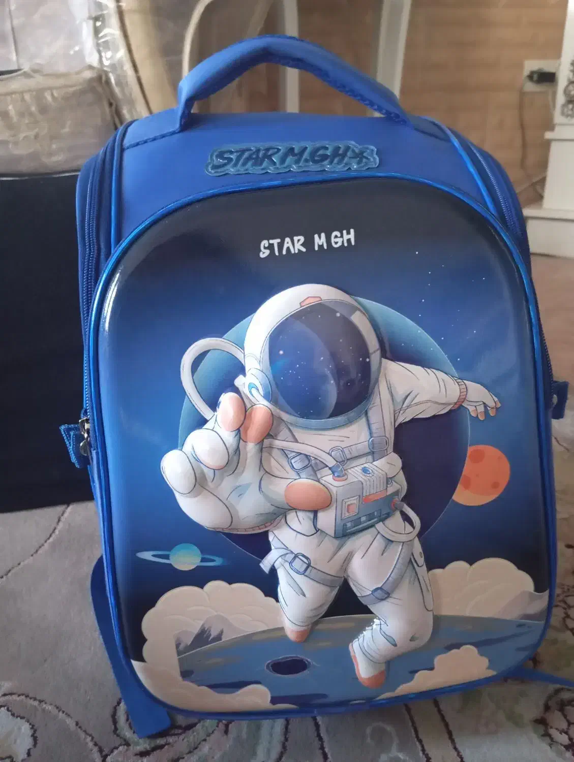 کیف مدرسه|کیف، کفش، کمربند|کاشان, راوند|دیوار