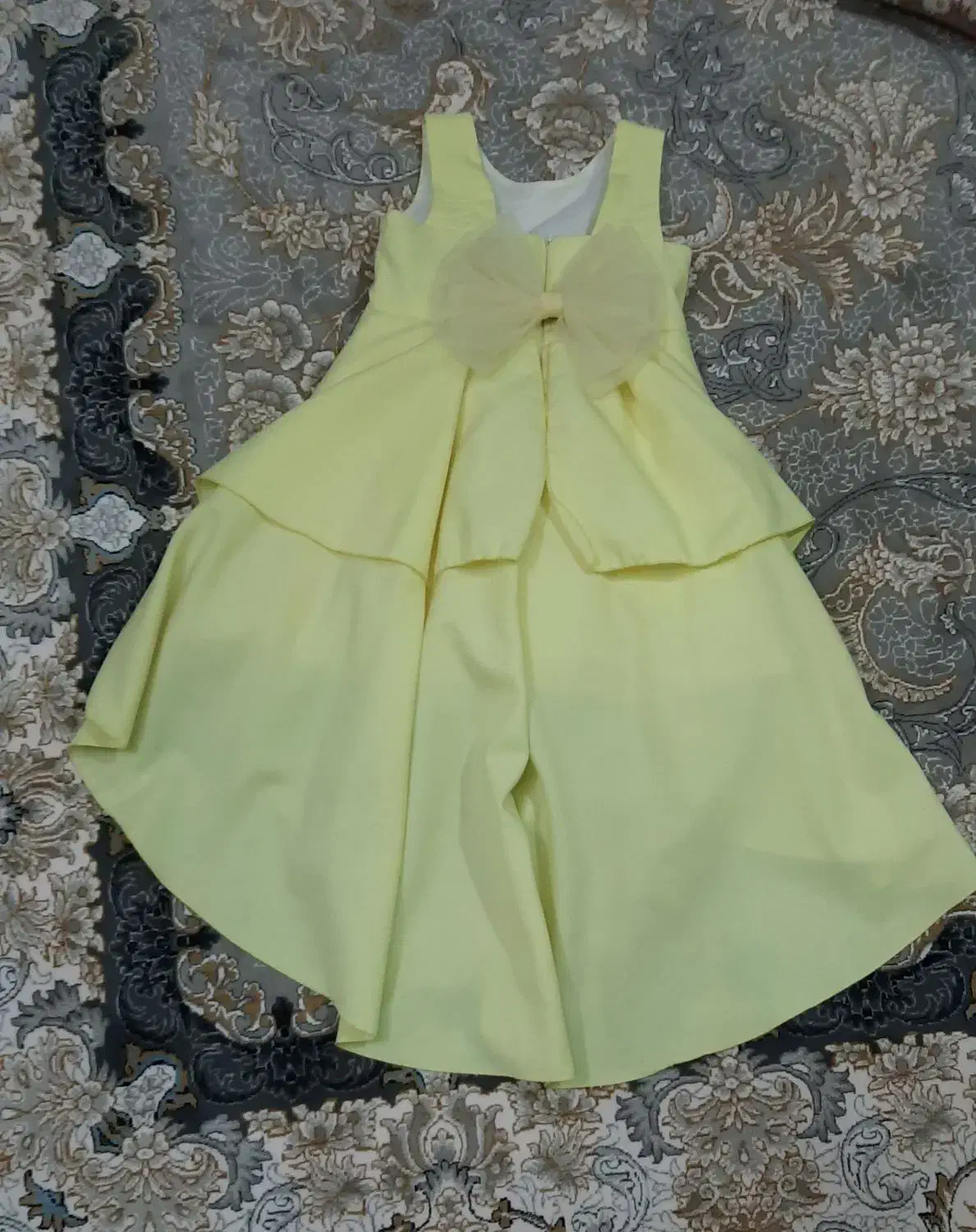 چند تا لباس|لباس|فولادشهر, C3|دیوار