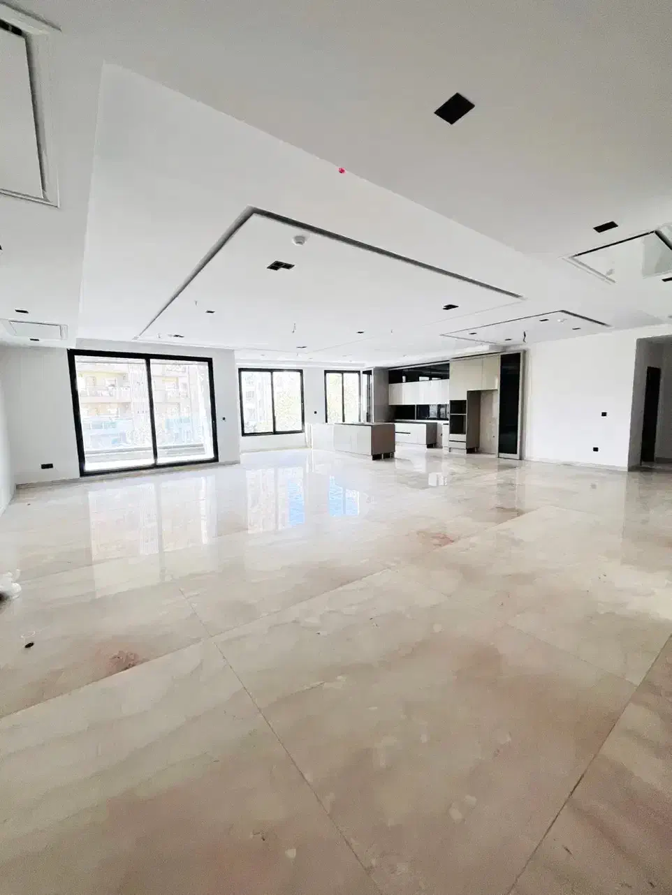 300 متر*4 خواب*3 پارکینگ*تراس قابل چیدمان