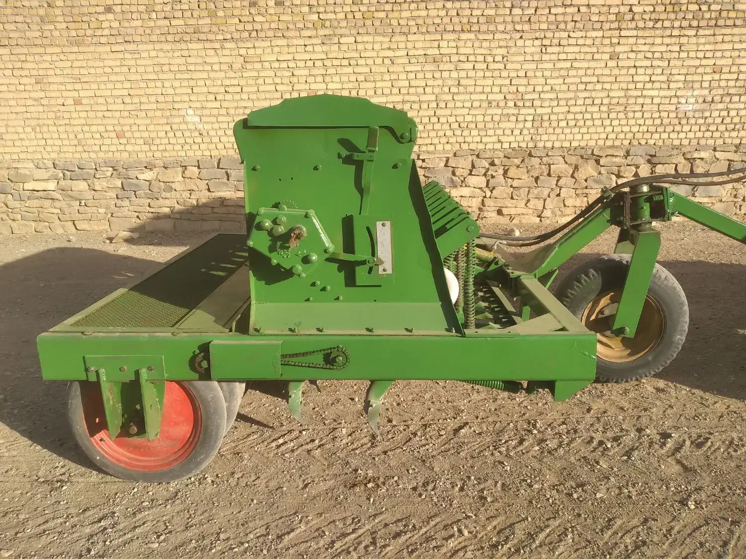 عمیقکار|ماشین‌آلات صنعتی|پیشخور, |دیوار