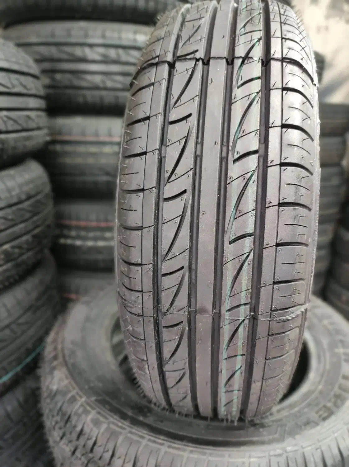 لاستیک پرایدی پهن ایران تایر۱۷۵ درجه یک تاریخ ۲۵|قطعات یدکی و لوازم جانبی|رشت, دروازه لاکان|دیوار