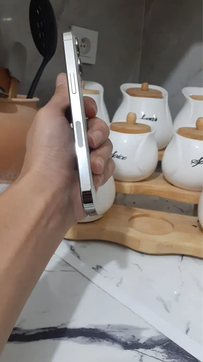 ۱۳ پرو تک سیم تمیز|موبایل|بجنورد, |دیوار