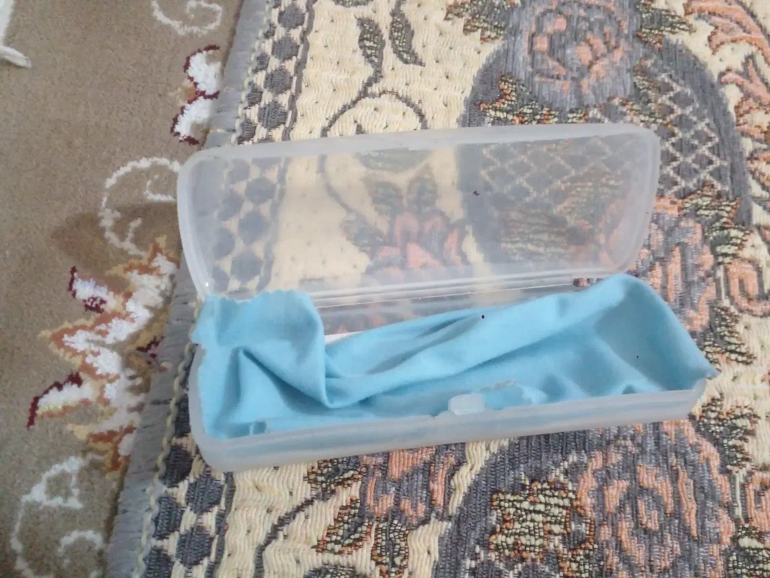 عینک طبی پیدا شده|اشیا|قم, شاه ابراهیم|دیوار