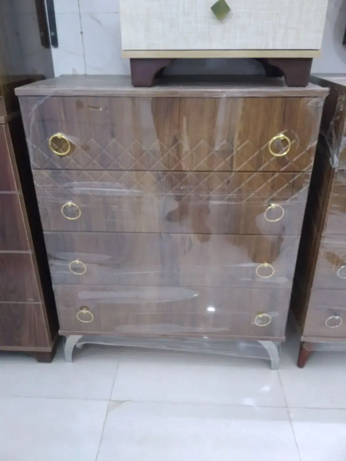 دراور|جاکفشی، کمد، دراور|نیشابور, گنبد سبز|دیوار