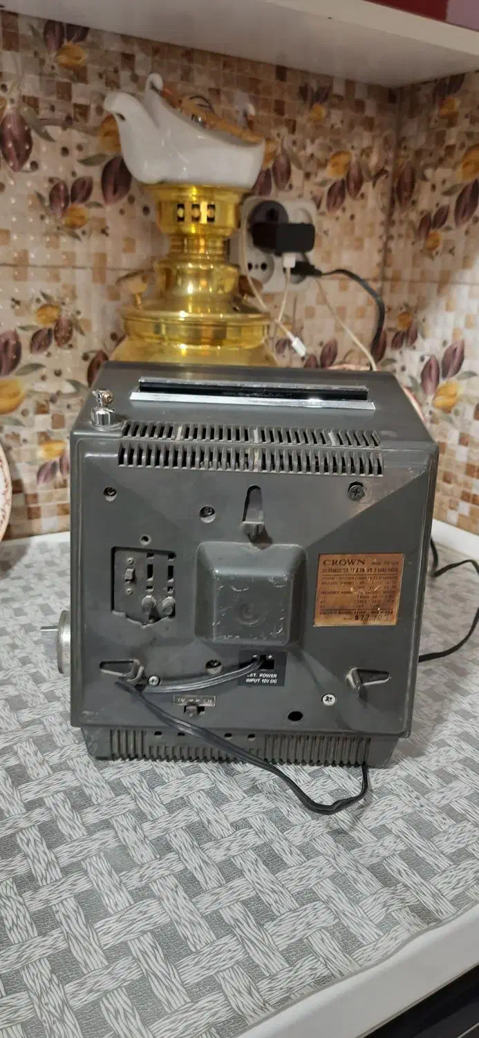 رادیو تلویزیون قدیمی کوچک|تلویزیون و پروژکتور|مشکیندشت, |دیوار