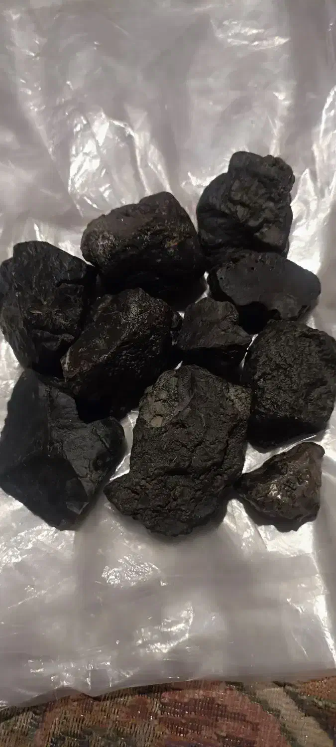 سنگهای بلک براق با جذب اهنربا|جواهرات|ایرانشهر, |دیوار