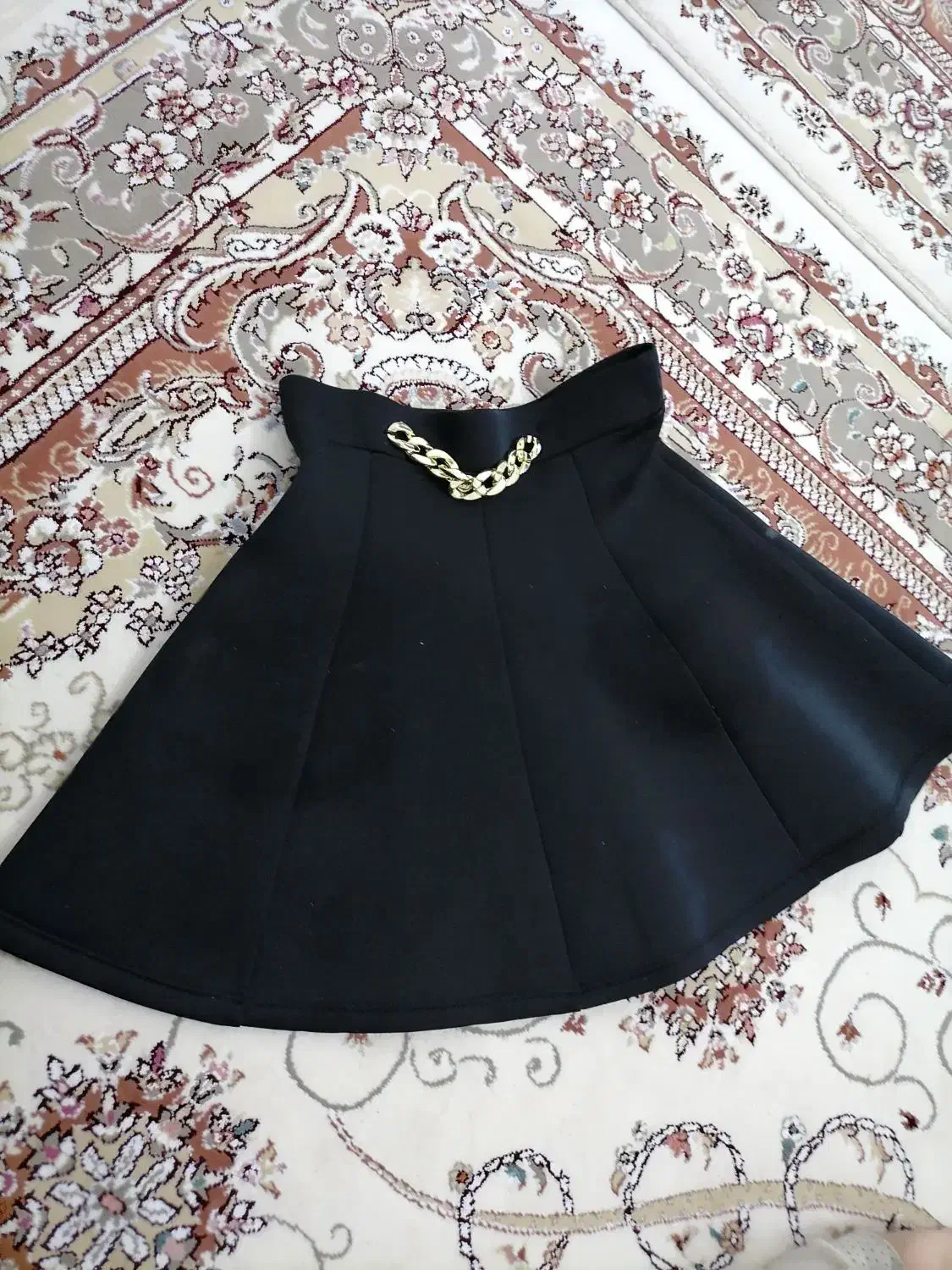 لباس مجلسی|لباس|قنوات, |دیوار