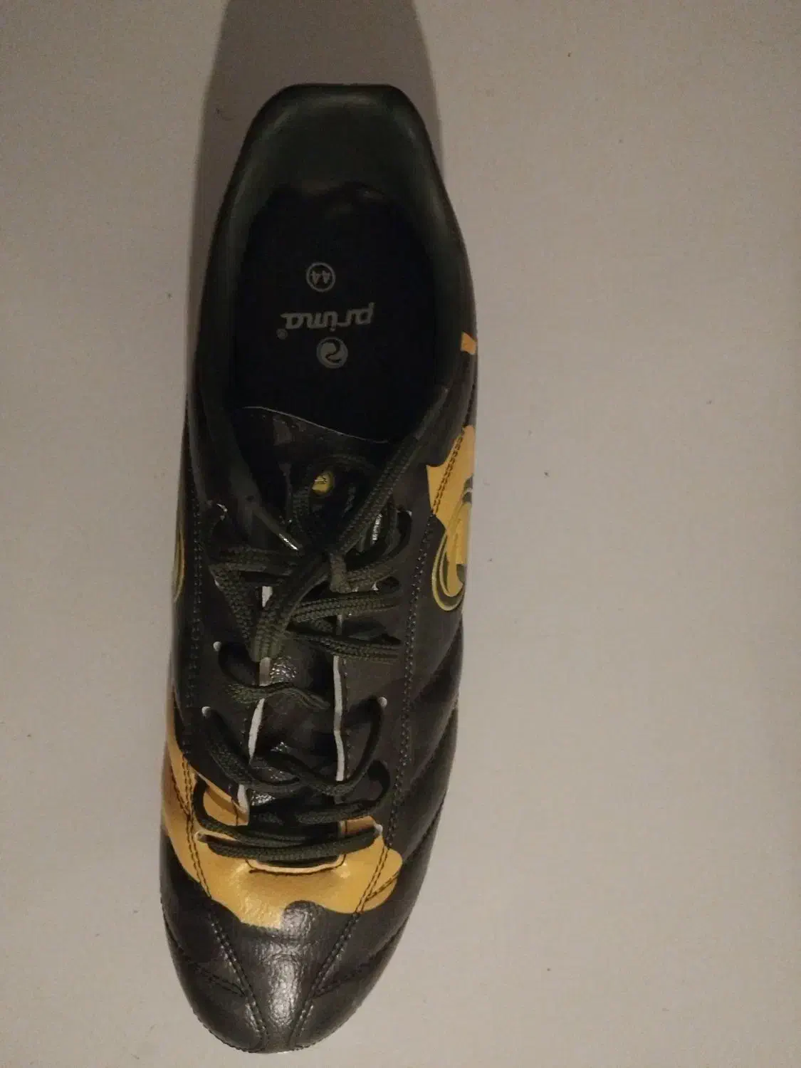 کفش فوتبال پریما۲۰۲۳بسیار تمیز|کیف، کفش، کمربند|میانه, |دیوار