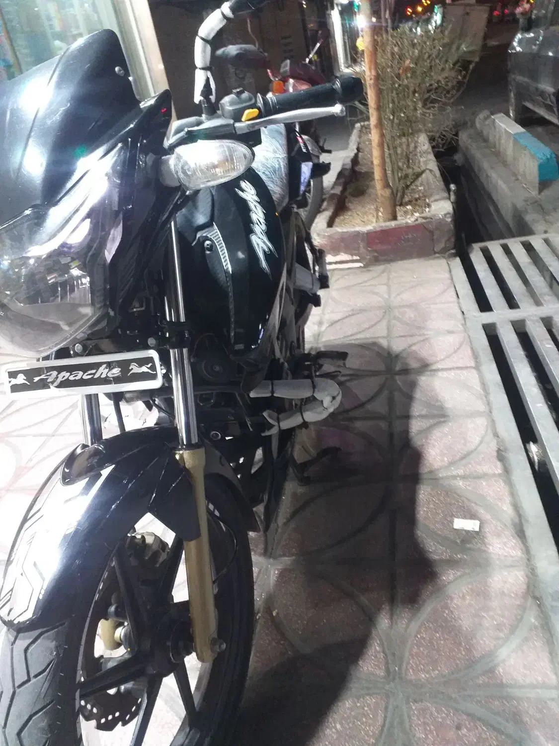 اپاچی ۱۸۰ درحد۹۵|موتورسیکلت|تهران, دهم فروردین|دیوار