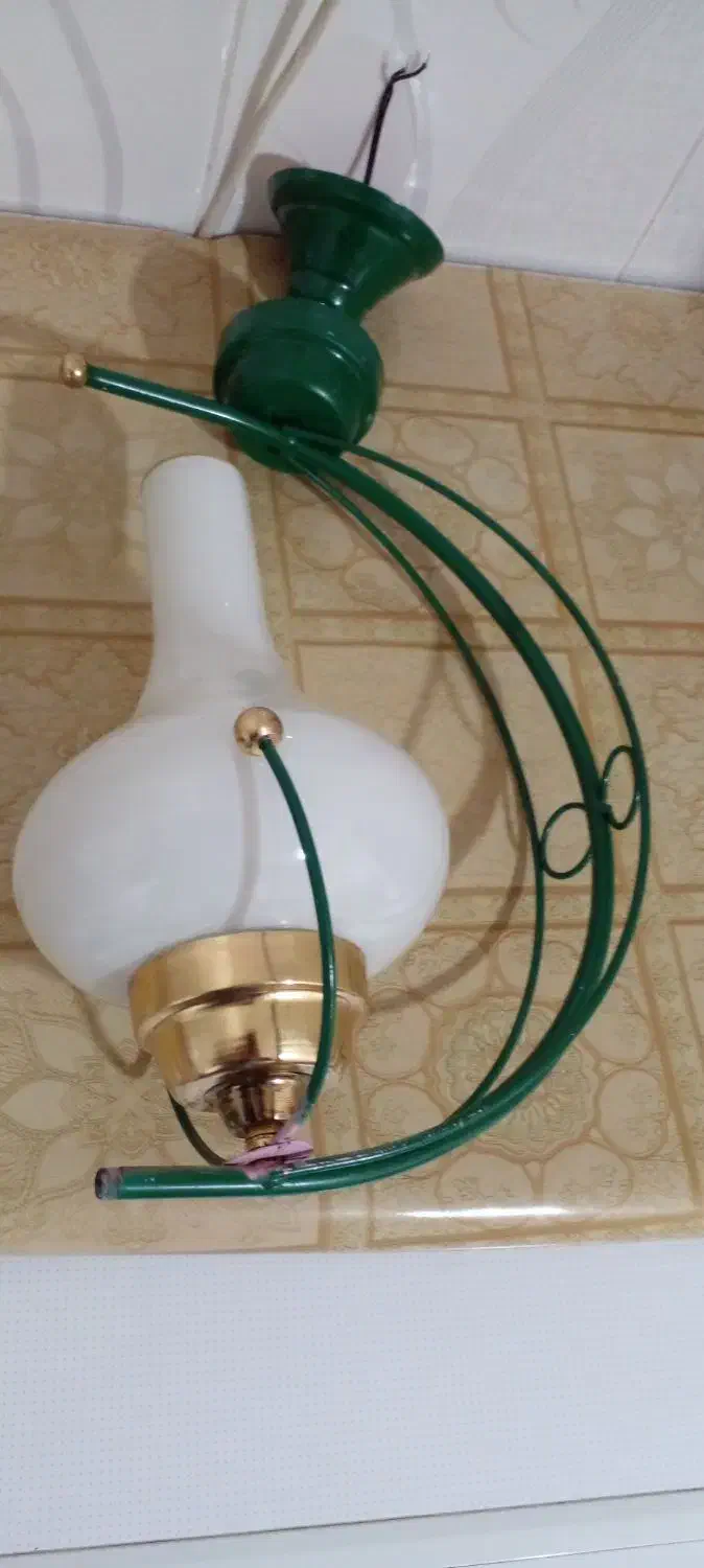 لوستر|لوستر و چراغ آویز|اصفهان, ناصرخسرو|دیوار