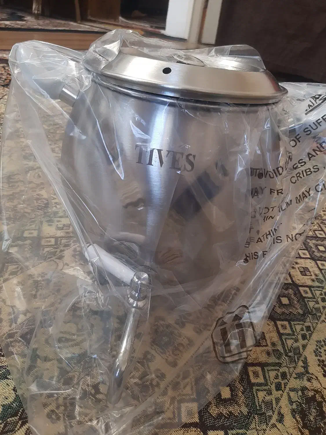 کتری قوری نو|قوری، کتری، قهوهساز دستی|هشتگرد, گلسار|دیوار