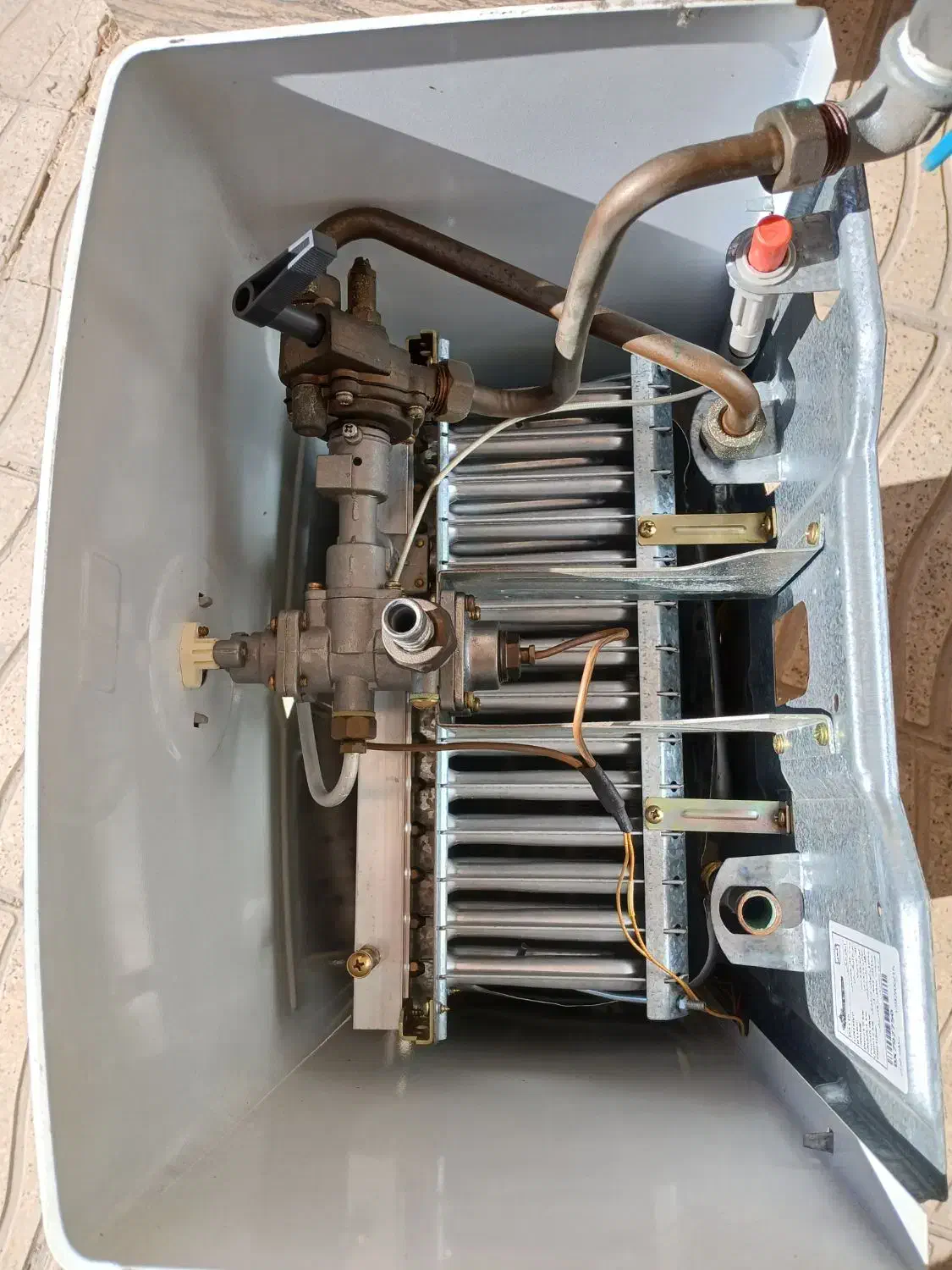 آبگرمکن بوتان3115درحدصفرمعاوضه بافرسوده|آبگرمکن، پکیج، شوفاژ|اصفهان, خانه اصفهان|دیوار