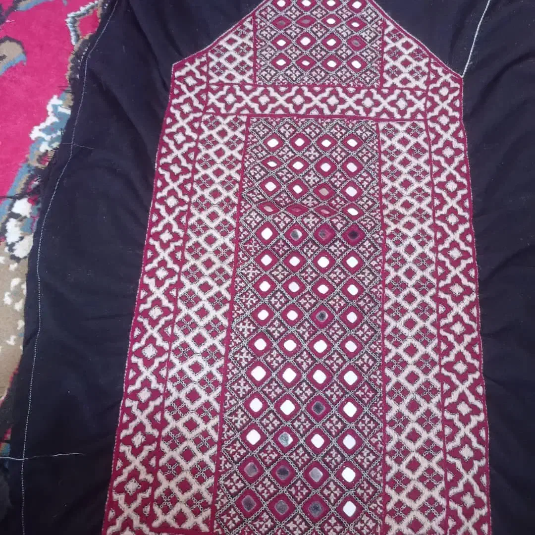 زی آستین هزار آینه|لباس|خاش, |دیوار