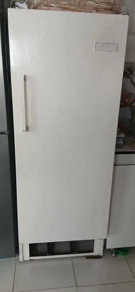 یخچال ارج قدیمی مثل ساعت کارمیکنه سالم|یخچال و فریزر|پارس‌آباد, |دیوار