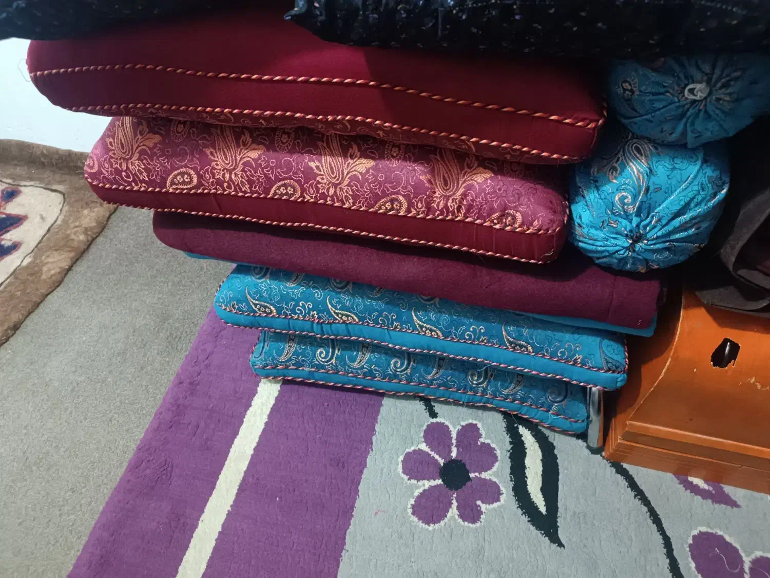 پشتی|پشتی|بیرجند, |دیوار