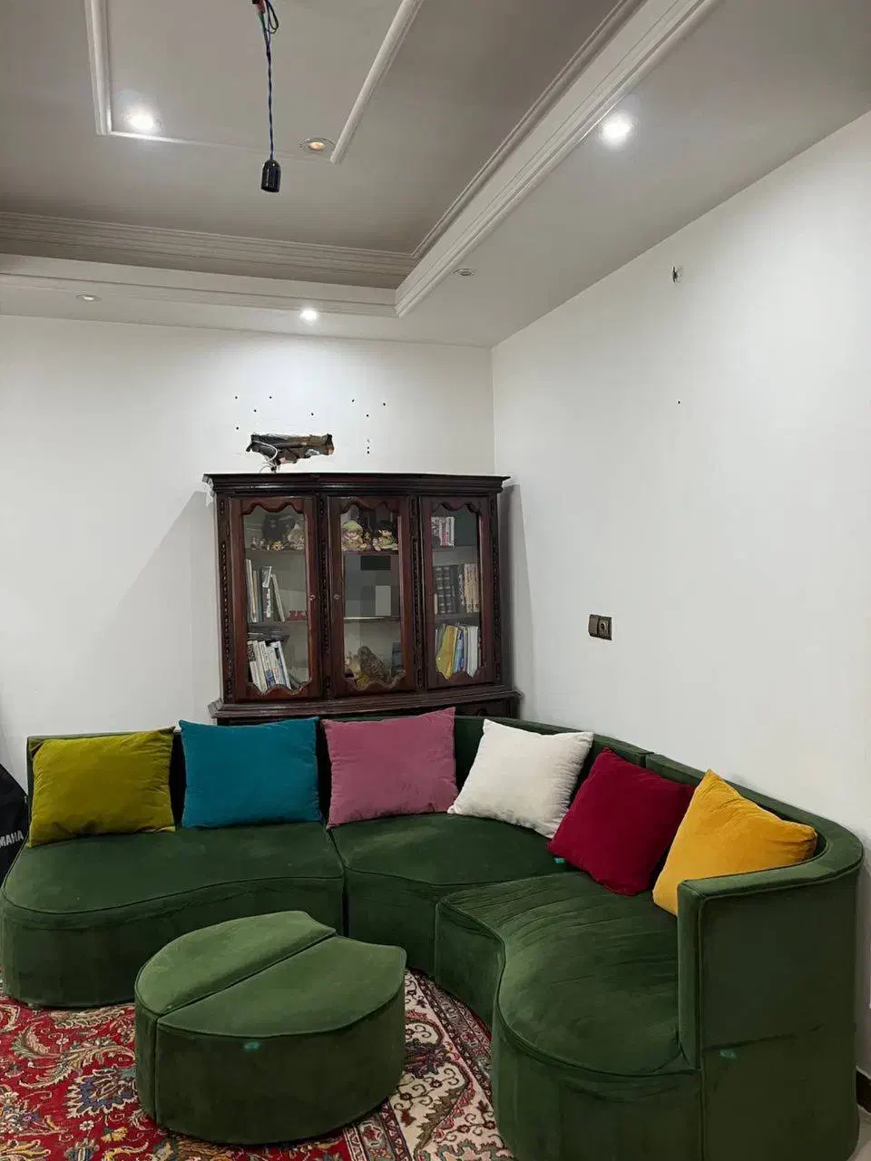 مبل ال ۶ نفره به همراه بوفه بزرگ|مبلمان خانگی و میز عسلی|بابل, |دیوار