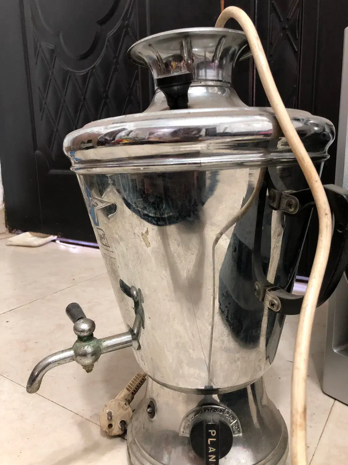 سماور برقی سالم|سماور، چای‌ساز، قهوه‌ساز|رودبنه, |دیوار