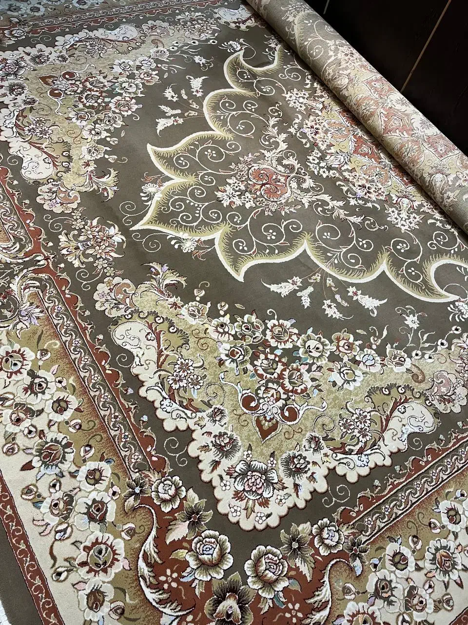 فرش گردویی|فرش|کازرون, |دیوار