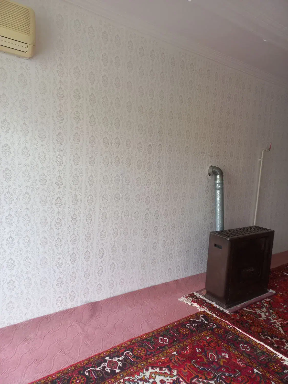 نقاشی ساختمان وطرح کاغذدیواری|خدمات پیشه و مهارت|مراغه, |دیوار