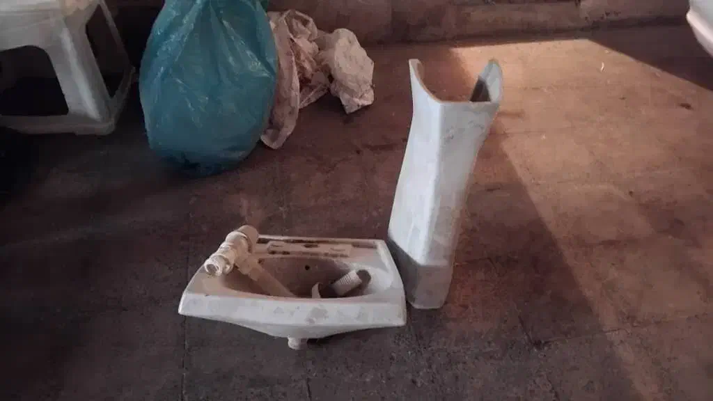 روشویی به همراه چراغ دستشویی|لوازم سرویس بهداشتی|تهران, مسعودیه|دیوار