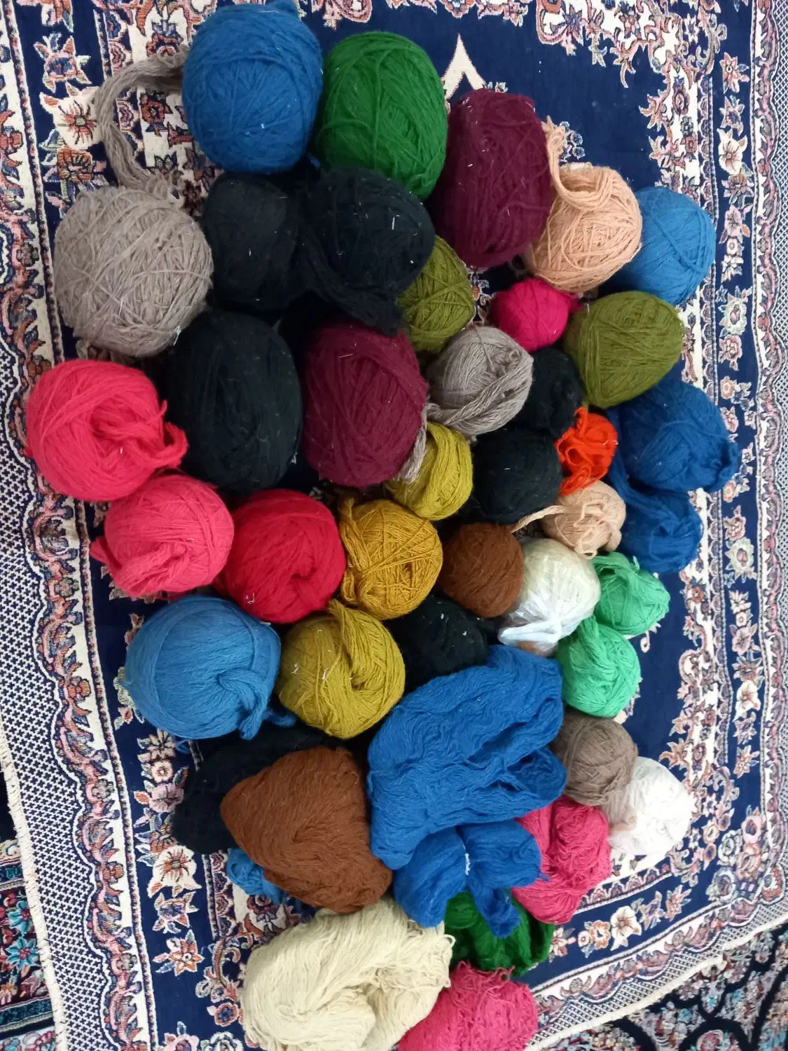 بند قالی فروشی|لوازم خیاطی و بافتنی|نهاوند, |دیوار