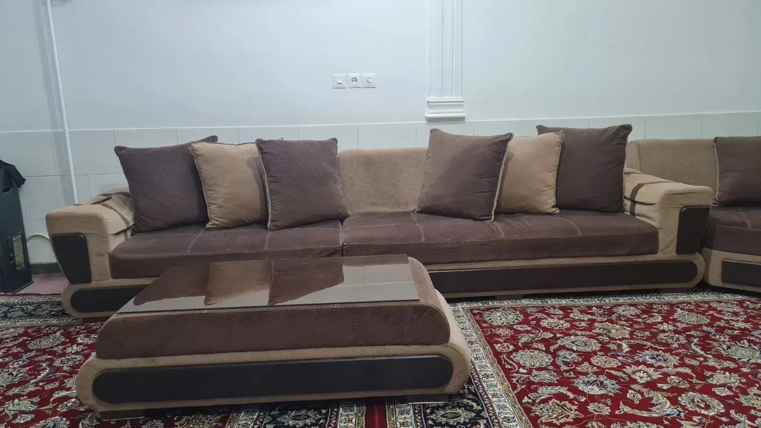 مبلمان ۹ نفره به همراه میز|مبلمان خانگی و میز عسلی|سبزوار, شهدا|دیوار