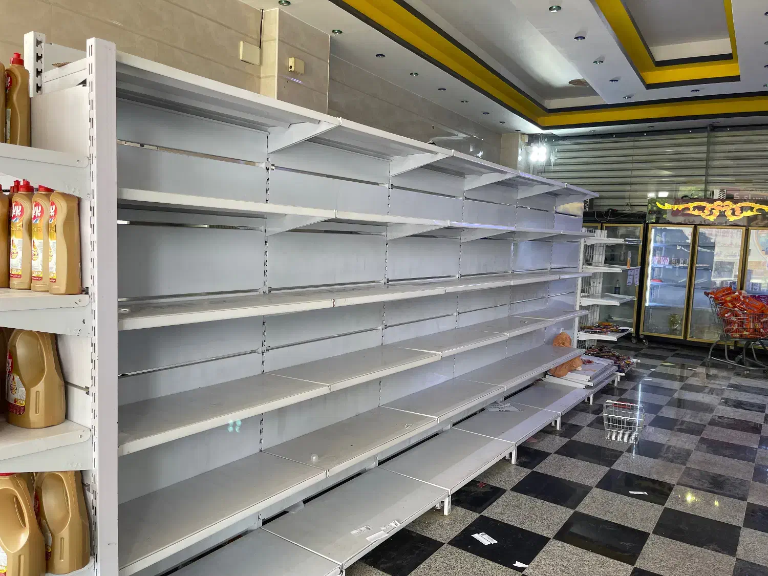 فروش قفسه فروشگاهی دسته دوم در حده نو|فروشگاه و مغازه|خمینیشهر, |دیوار