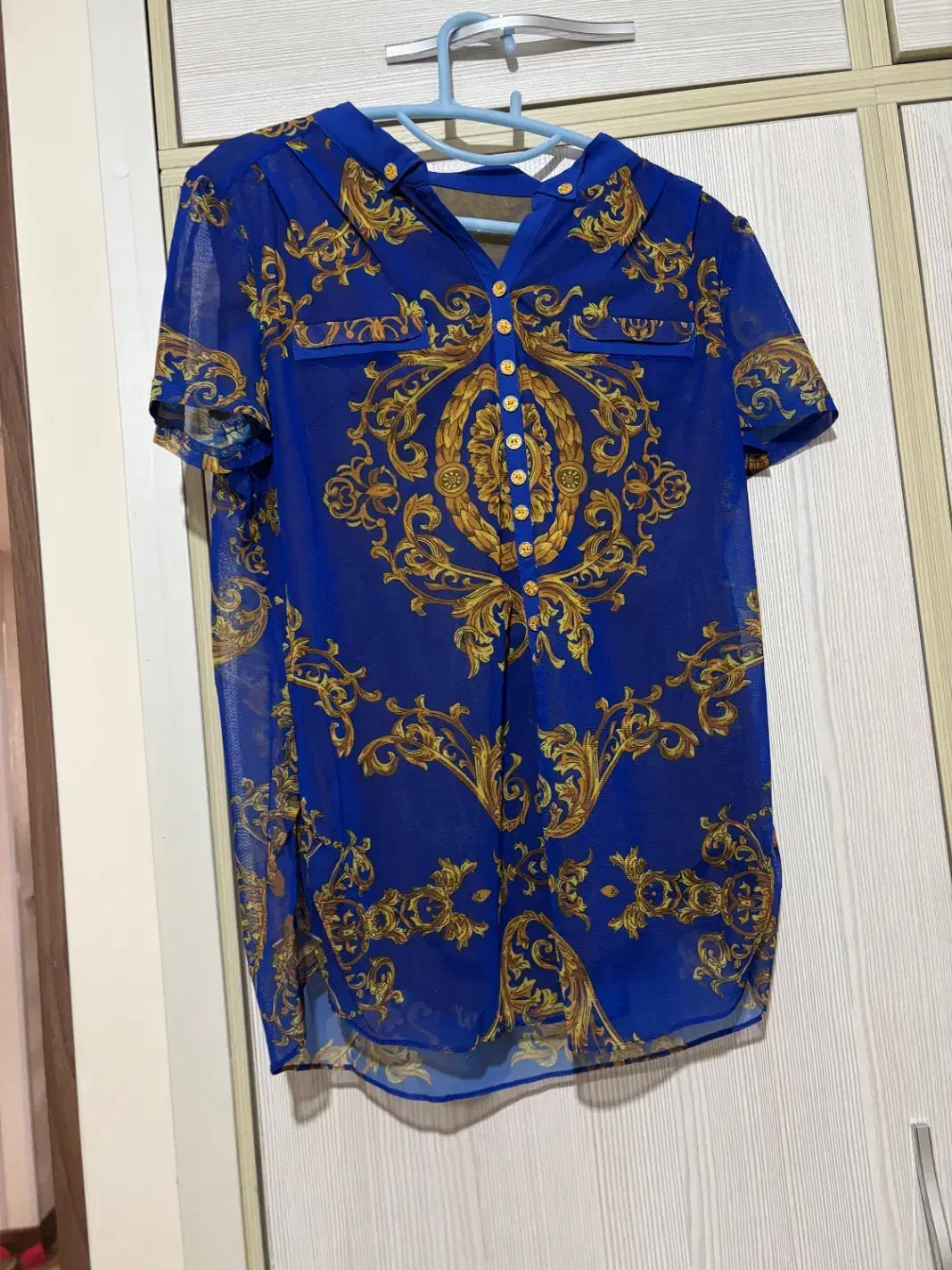 تعدادی شومیز و روسری زیبا|لباس|اصفهان, خانه اصفهان|دیوار