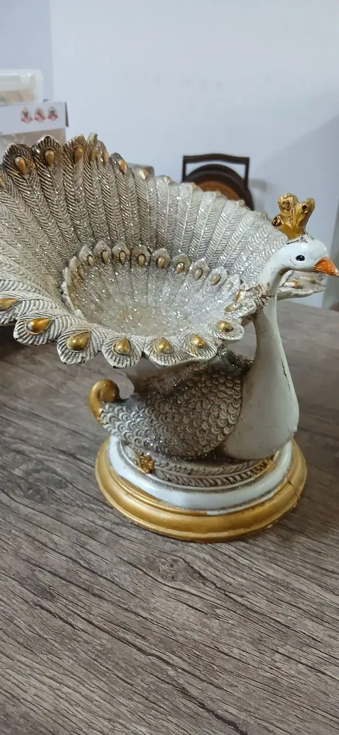 شکلات خوری شکل طاووس|مجسمه، تندیس، ماکت|رشت, حمیدیان|دیوار