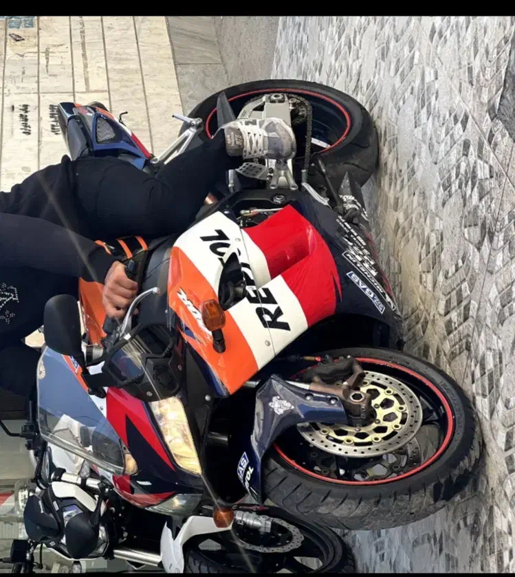 سی بی ار 1000|موتورسیکلت|رباطکریم, رباطکریم|دیوار