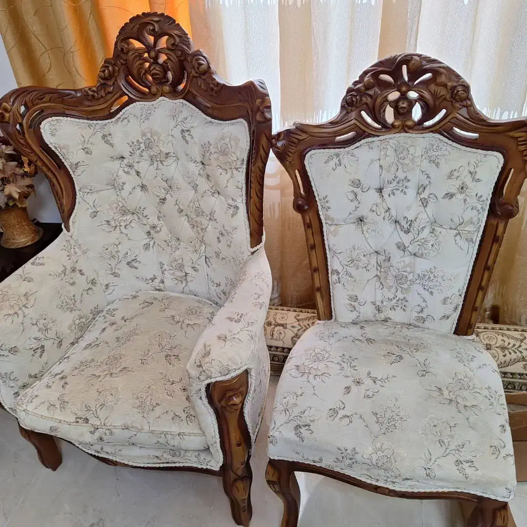 مبل ۴ نفره به همراه میز و شیشه قیمت فقط تاشنبه عصر|مبلمان خانگی و میز عسلی|کیش, |دیوار