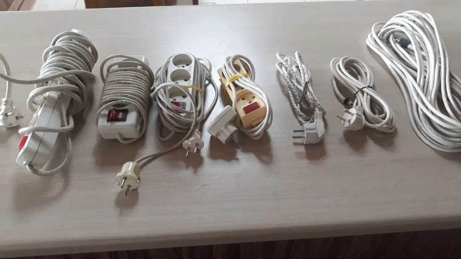 چند سیم رابط چند خانه برق|سایر لوازم برقی|اصفهان, ارغوانیه|دیوار