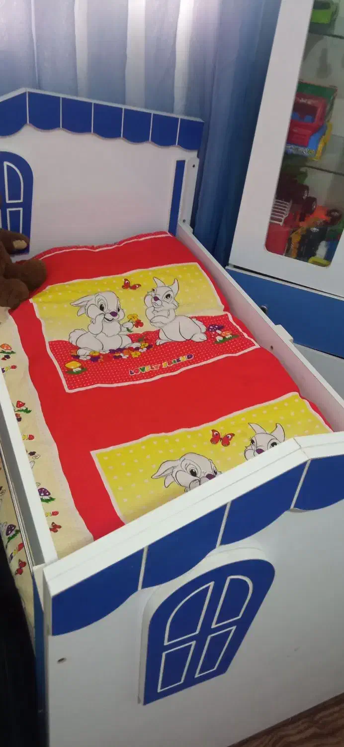 تخت و کمد کودک|تخت و صندلی بچه|شاهین دژ, |دیوار