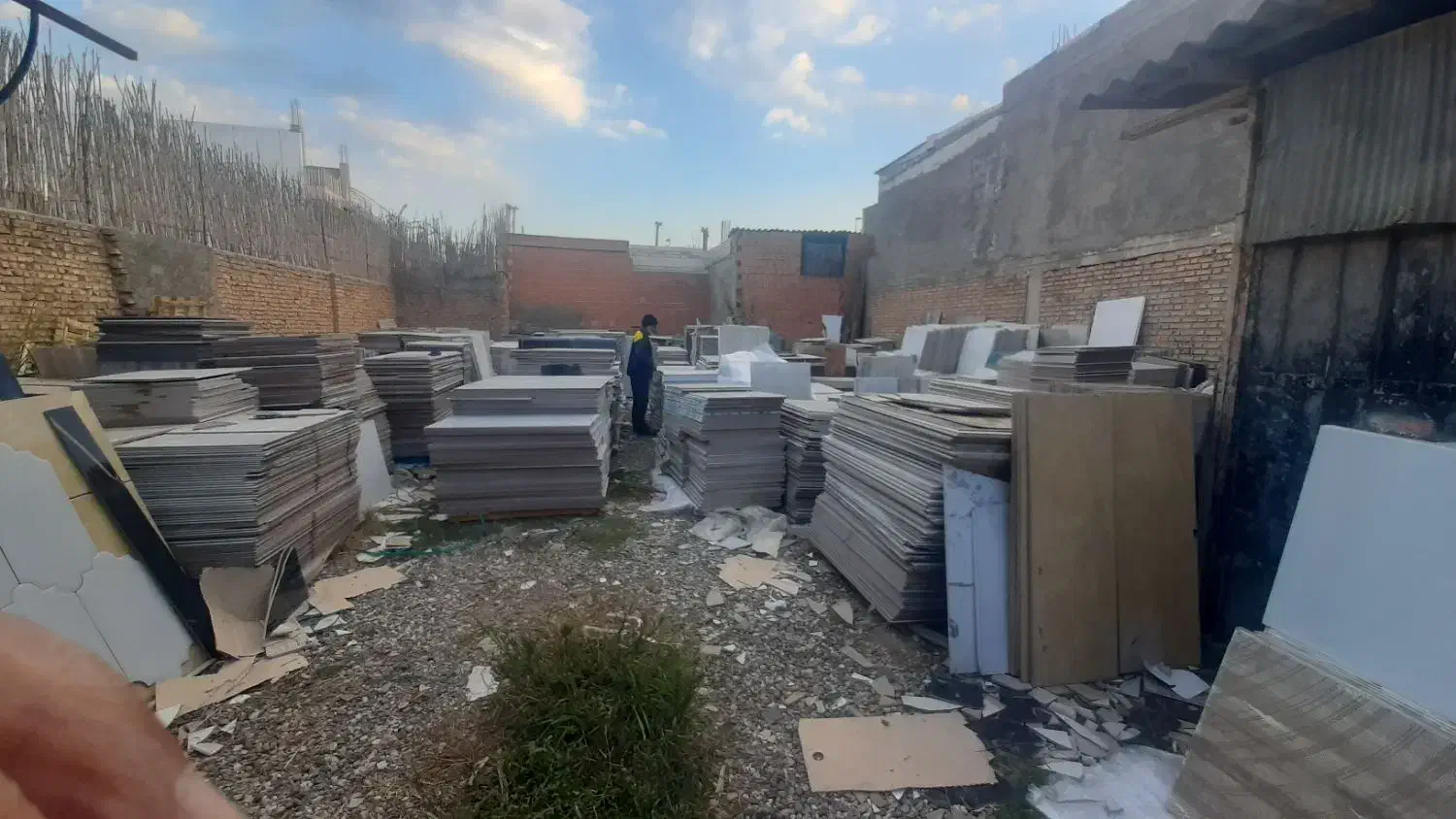 کاشی سرامیک کارتنی و فله|مصالح و تجهیزات ساختمان|آزادشهر, |دیوار