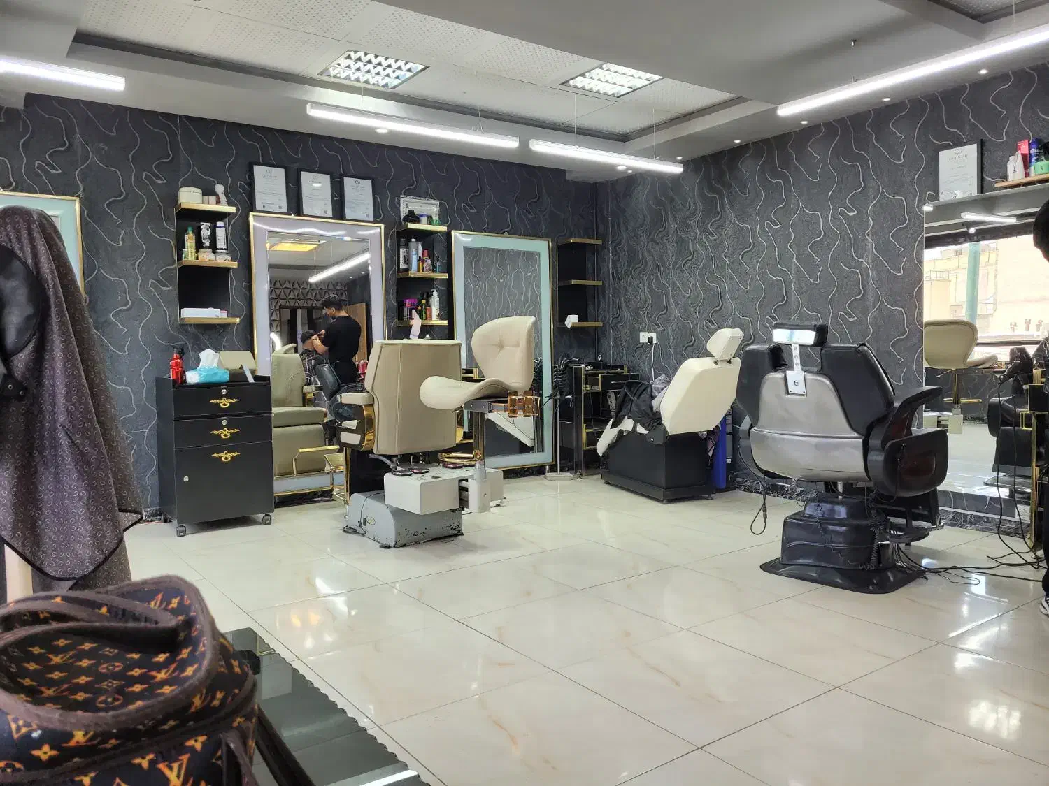 جذب نیرو کار ارایشگاه مردانه|استخدام درمانی، زیبایی، بهداشتی|شهرکرد, |دیوار