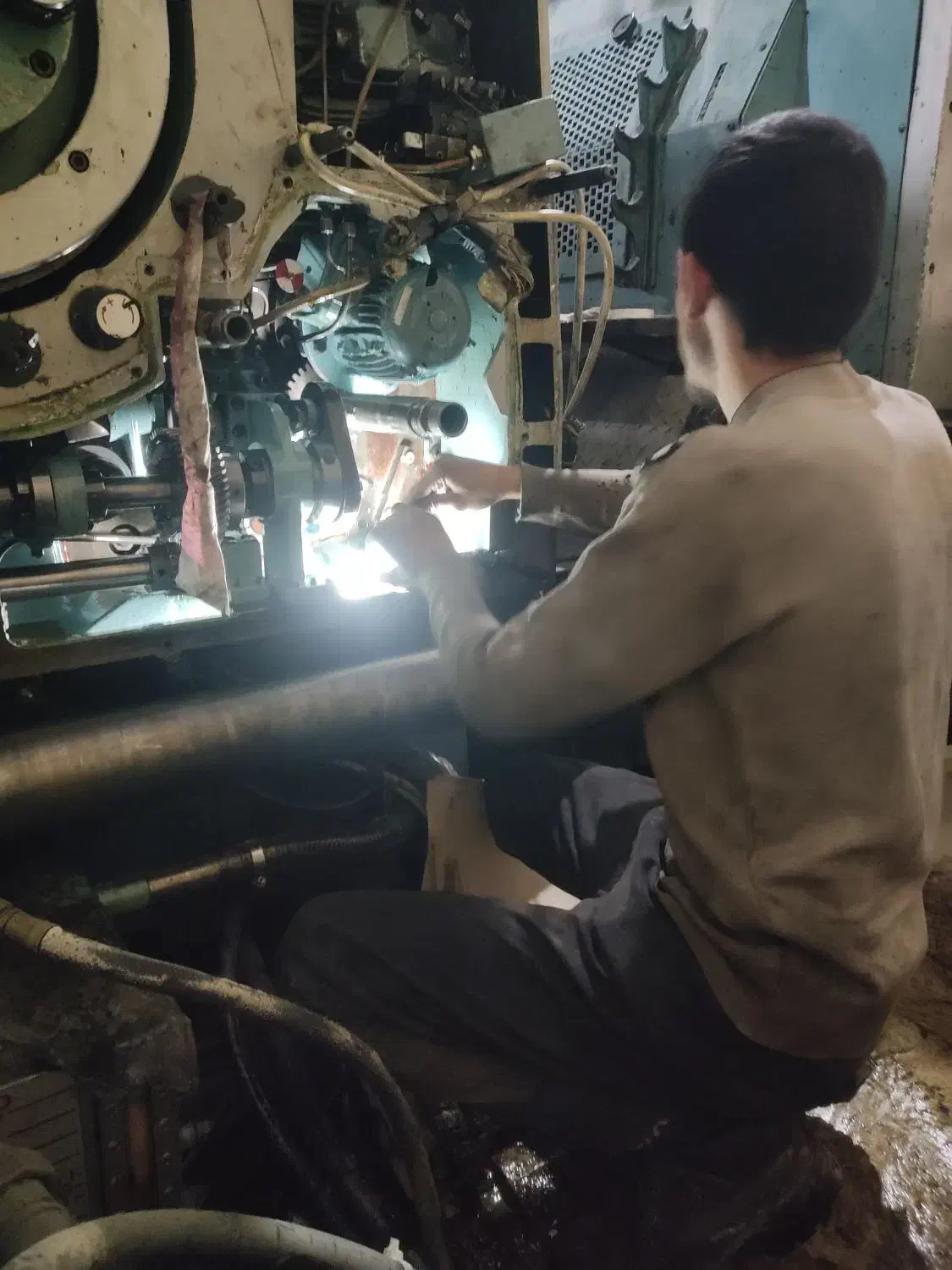 تعمیر پمپ وجک هیدرولیک،پنوماتیک،شیربرقی،جعبه فرمان|خدمات پیشه و مهارت|تبریز, |دیوار