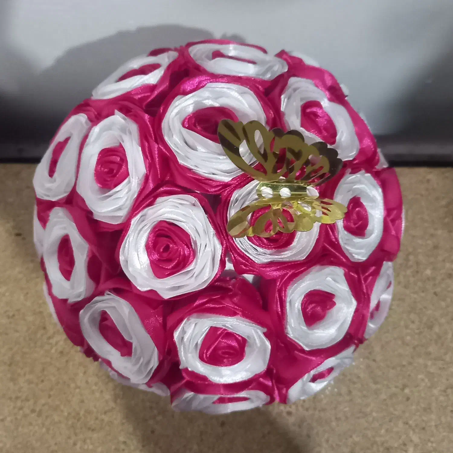 هدیه ای به یاد ماندنی|گل مصنوعی|فیروزآباد (فارس), |دیوار