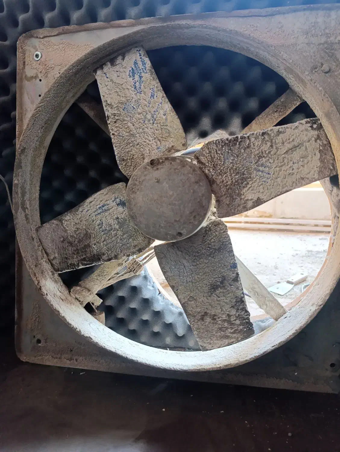 هوا کش|پنکه و تصفیهکنندهٔ هوا|تبریز, |دیوار