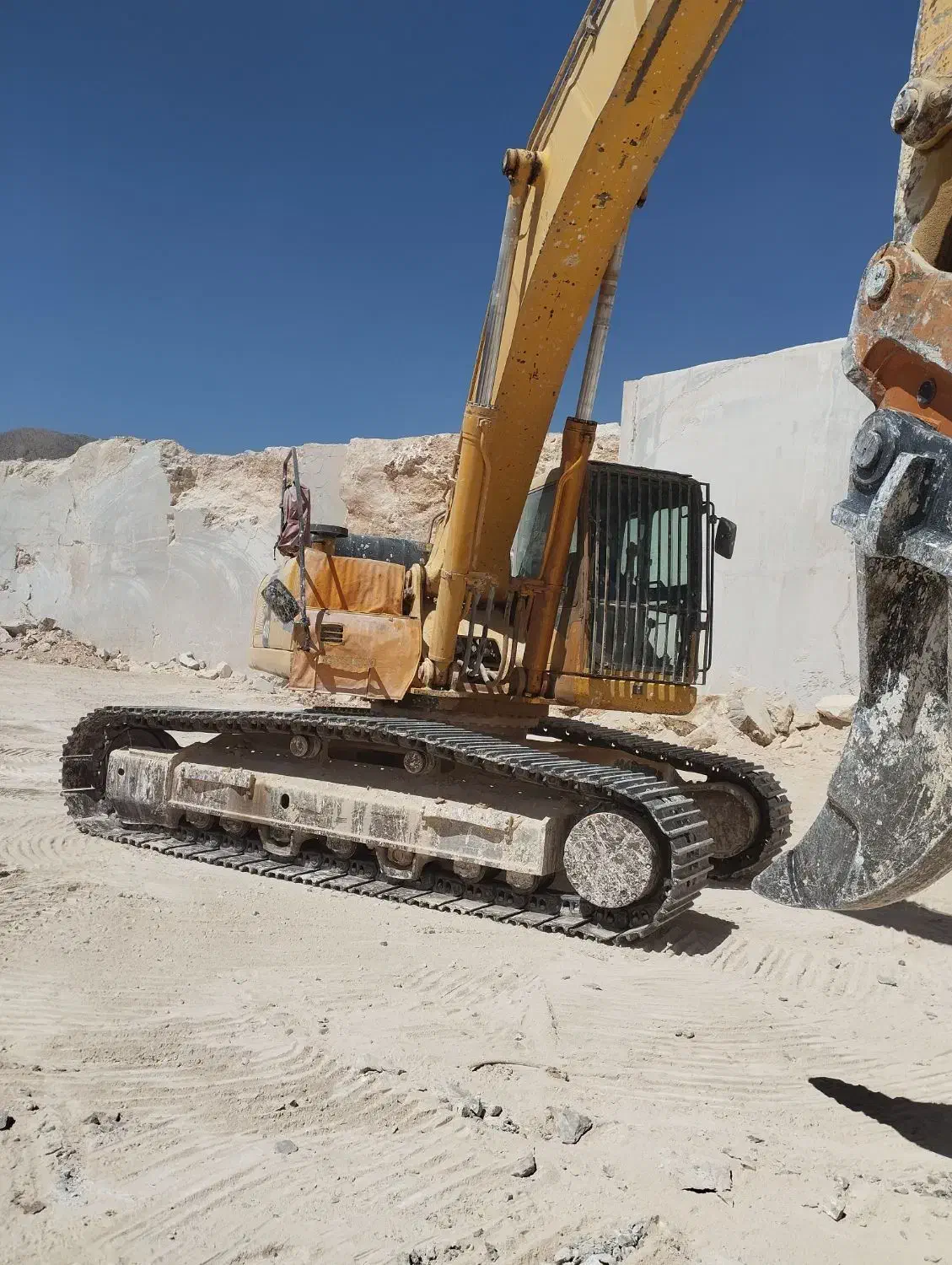 نیروی کار در معدن سنگ|استخدام صنعتی، فنی، مهندسی|سیدان, |دیوار