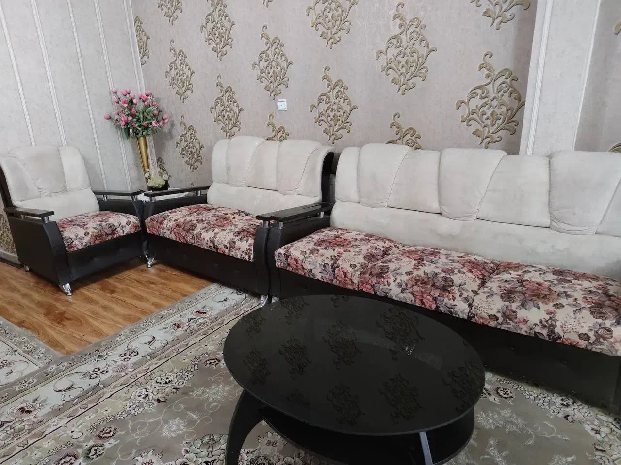 مبل راحتی ۷نفره|مبلمان خانگی و میز عسلی|هشتگرد, فاز ۱ مهستان|دیوار