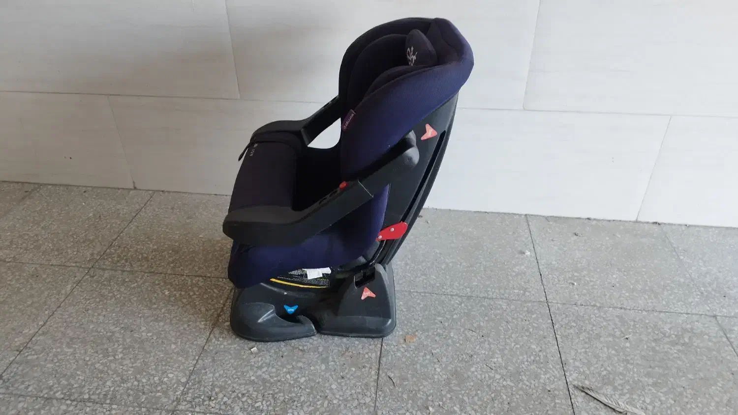 صندلی کودک|تخت و صندلی بچه|ارومیه, |دیوار