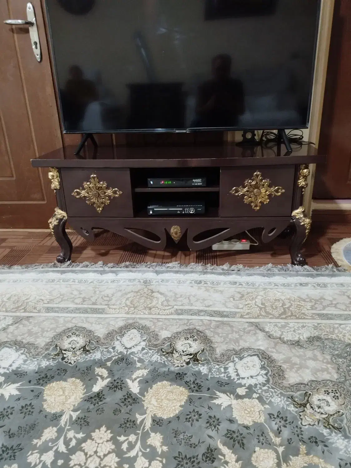 میز تلویزیون و ساعت ایستاده|میز تلویزیون|نمین, |دیوار