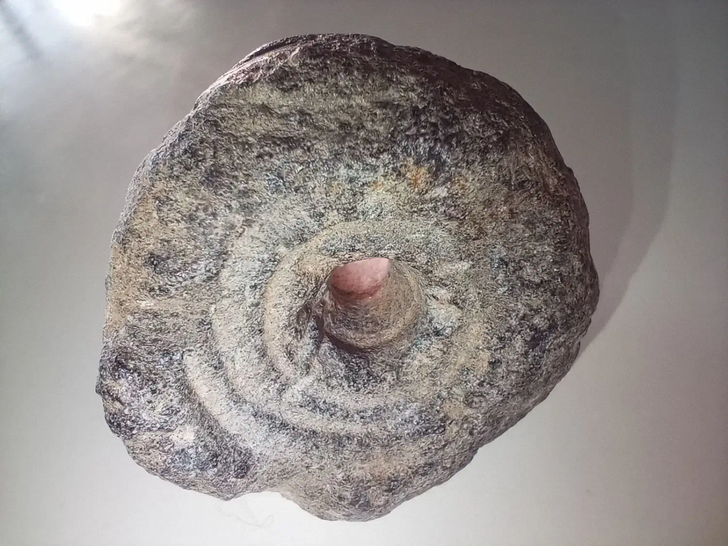 سنگ قدیمی .عتیقه|کلکسیون اشیاء عتیقه|مشهد, شهید قربانی|دیوار