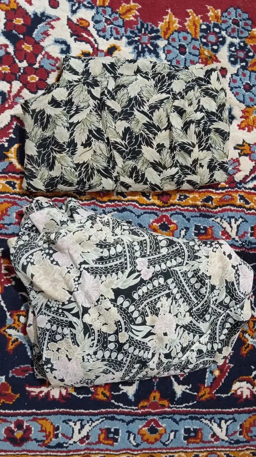 تعدادی چادر درحدنو|لباس|کاشان, مشکات|دیوار